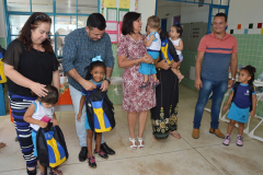 Entrega dos Kits Escolares na Umei Cândida Ferreira (47)
